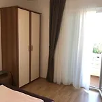 In With Balcony, Air Conditioning, Wifi, Dishwasher 4888-1 *