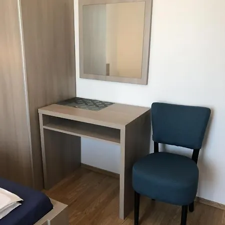In With Balcony, Air Conditioning, Wifi, Dishwasher 4888-1