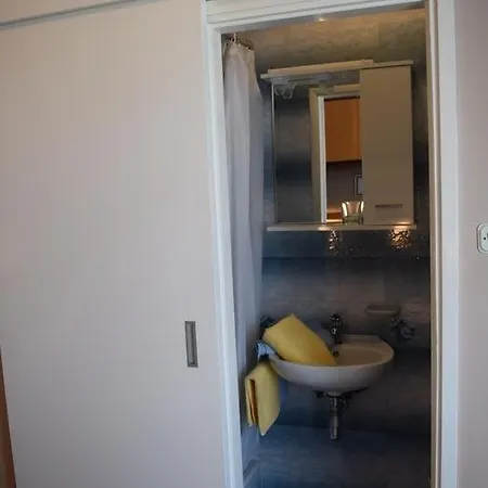 Апартаменты In With Balcony, Air Conditioning, Wifi, Dishwasher 4888-1