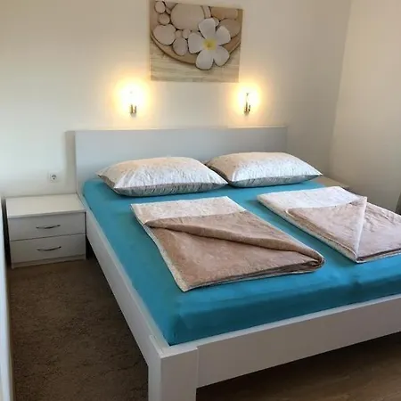 In With Balcony, Air Conditioning, Wifi, Dishwasher 4888-1 *