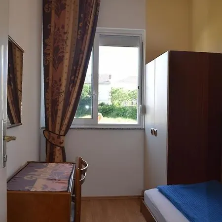 Апартаменты In With Balcony, Air Conditioning, Wifi, Dishwasher 4888-1