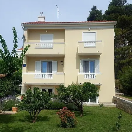 In With Balcony, Air Conditioning, Wifi, Dishwasher 4888-1