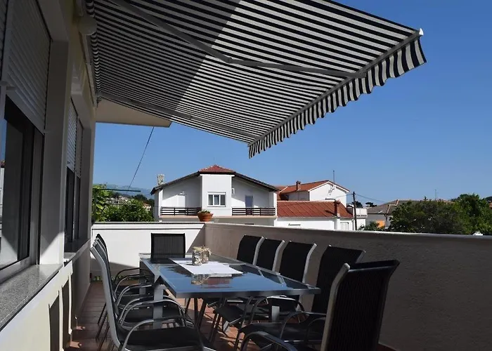 In With Balcony, Air Conditioning, Wifi, Dishwasher 4888-1 *