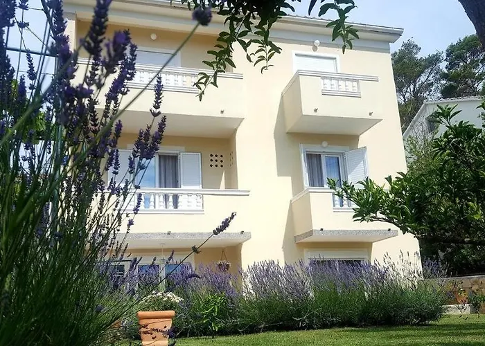 アパート In With Balcony, Air Conditioning, Wifi, Dishwasher 4888-1 Banjol