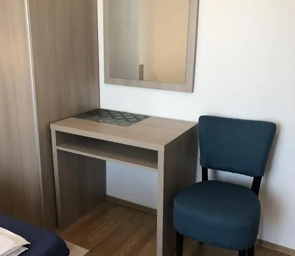 In With Balcony, Air Conditioning, Wifi, Dishwasher 4888-1