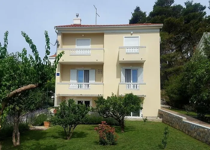 In With Balcony, Air Conditioning, Wifi, Dishwasher 4888-1
