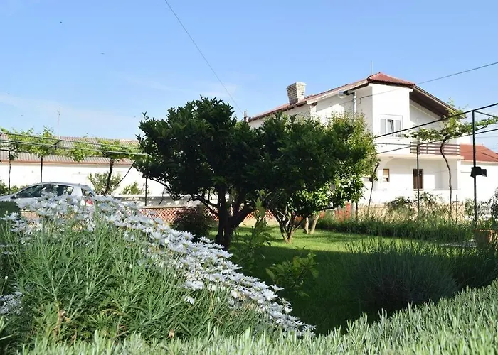 In With Balcony, Air Conditioning, Wifi, Dishwasher 4888-1