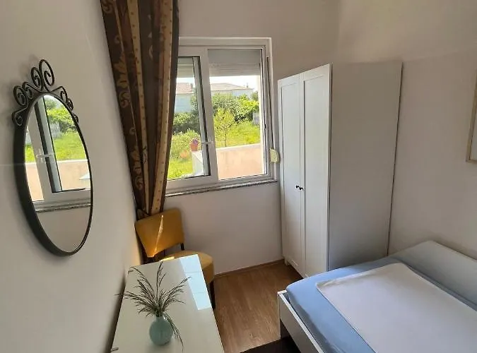 In With Balcony, Air Conditioning, Wifi, Dishwasher 4888-1